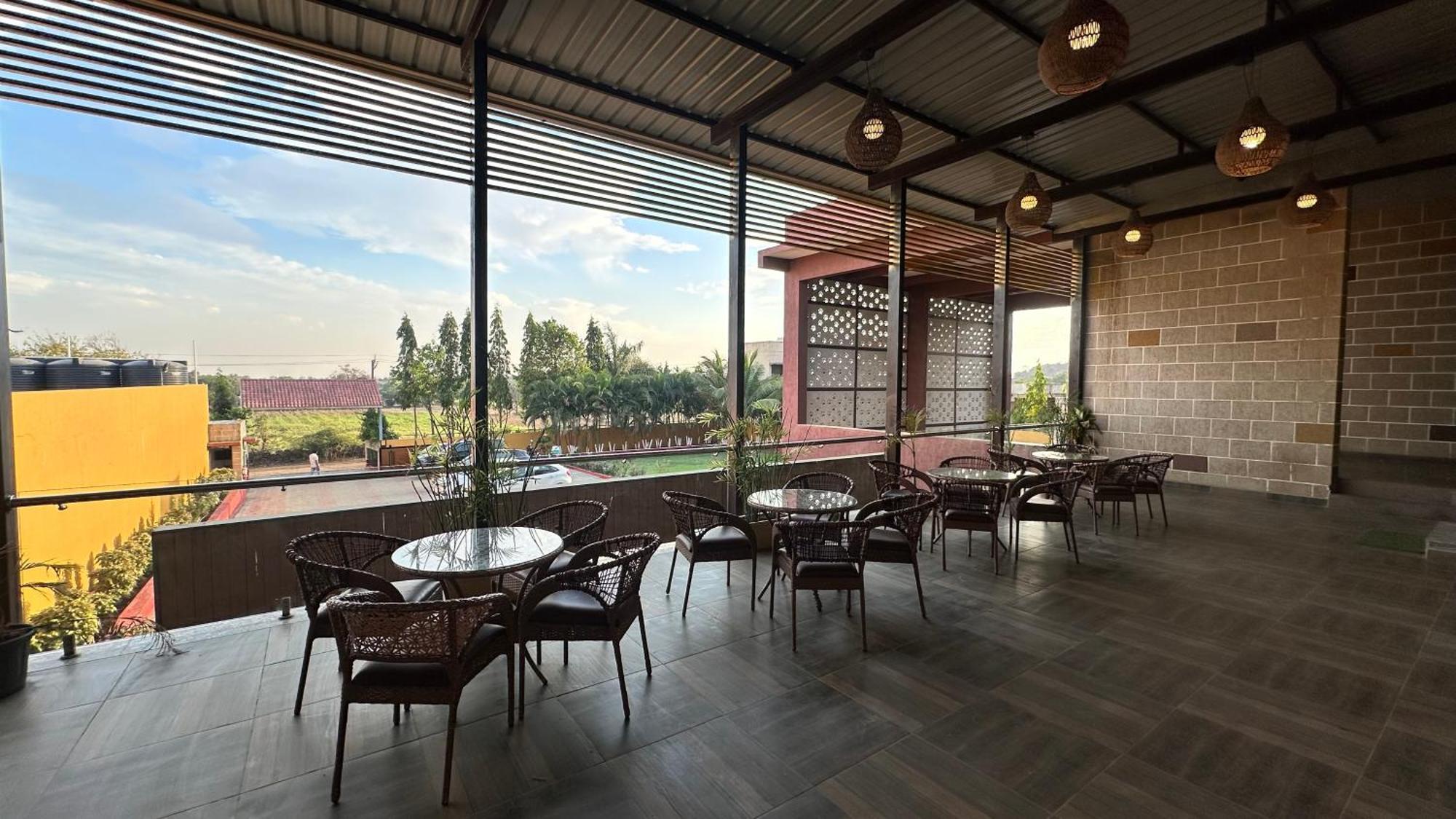 Lion Park Hotel & Resorts Sasan Gir Zewnętrze zdjęcie